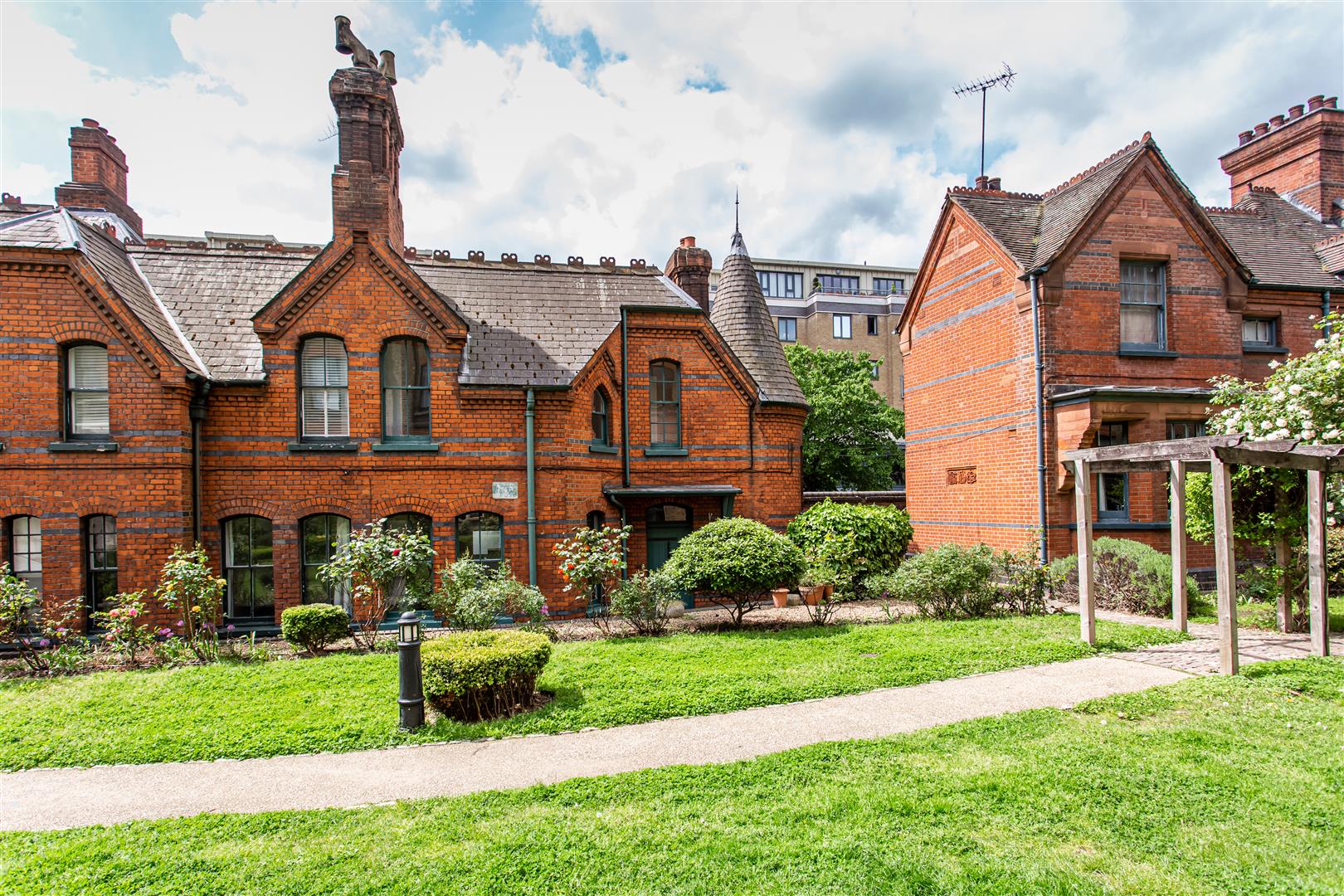 Moreland Cottages, Bow Quarter